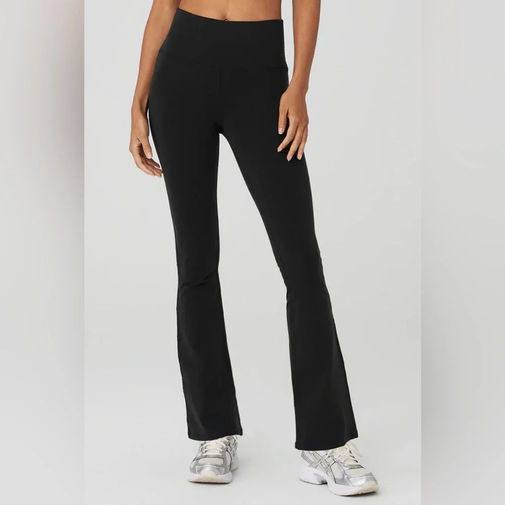 Alo Yoga Airbrush High-Waist 7/8 Bootcut Legging in Black